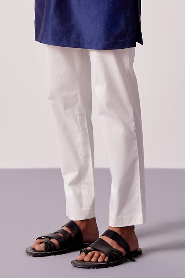 Navy Blue Tussar Linen Thread Embroidered Bundi Jacket Set by Devnaagri Men at Pernia's Pop Up Shop