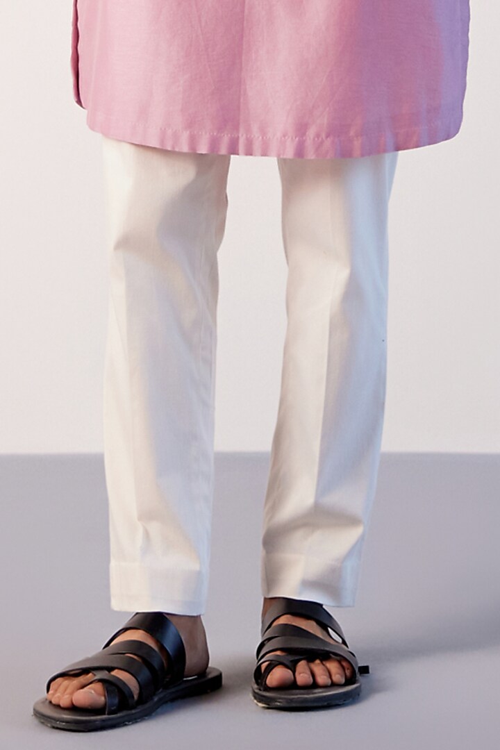 Lilac Silk Chanderi Embroidered Kurta Set by Devnaagri Men at Pernia's Pop Up Shop