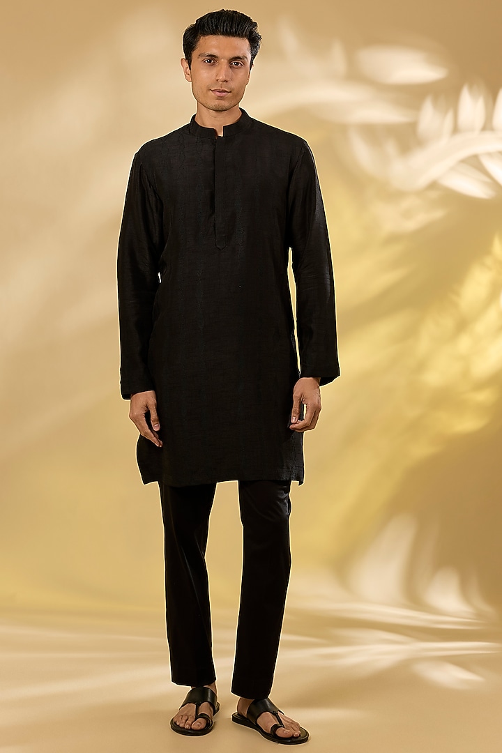 Black Summer Tussar Aari Embroidered Kurta Set by Devnaagri Men at Pernia's Pop Up Shop