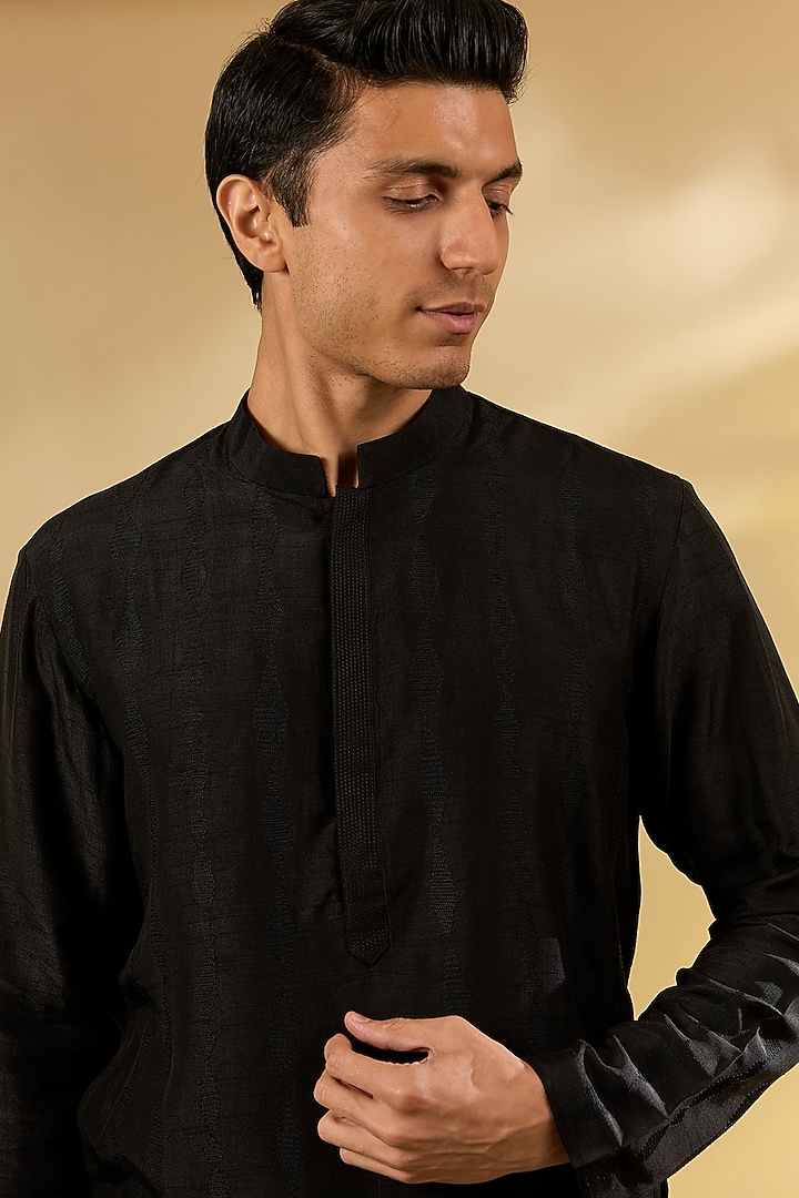 Black Summer Tussar Aari Embroidered Kurta Set by Devnaagri Men at Pernia's Pop Up Shop