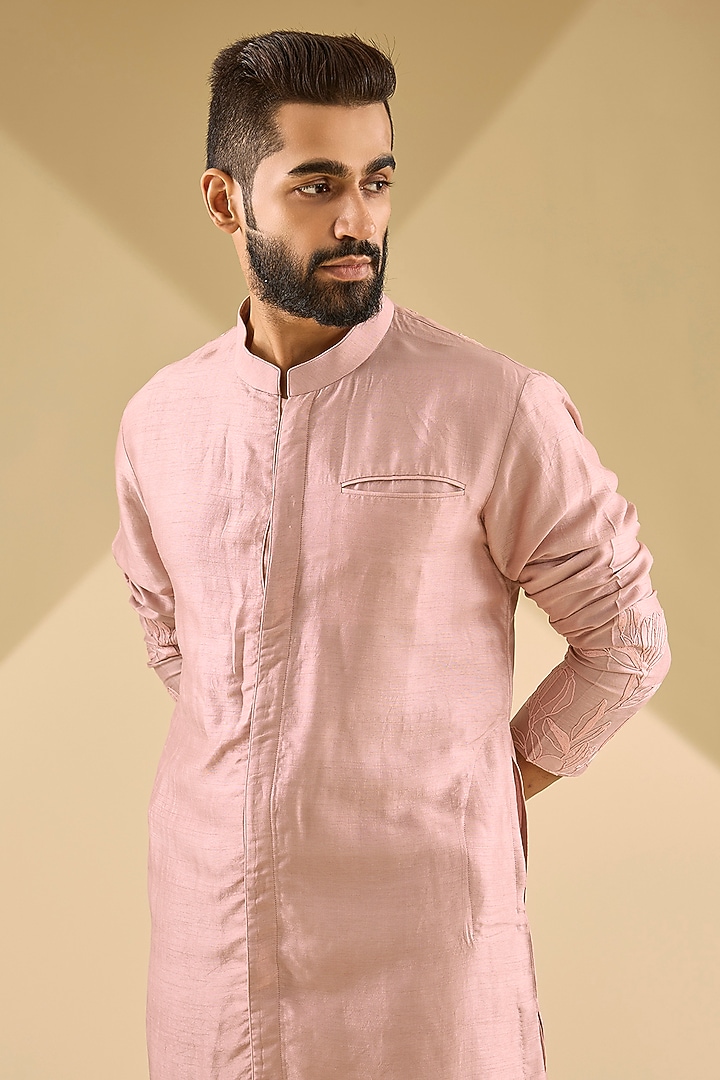 Rose-Colored Raw Silk Kurta Set by Devnaagri Men at Pernia's Pop Up Shop