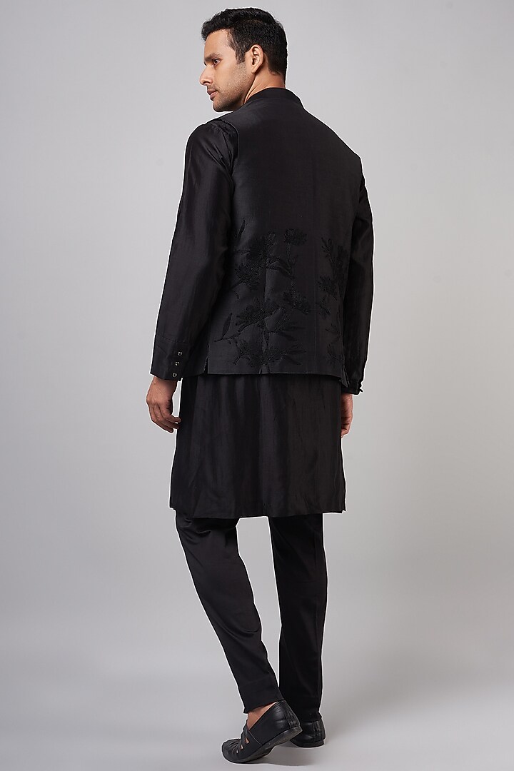Black Linen Satin Embroidered Bundi Jacket Set by Devnaagri Men at Pernia's Pop Up Shop