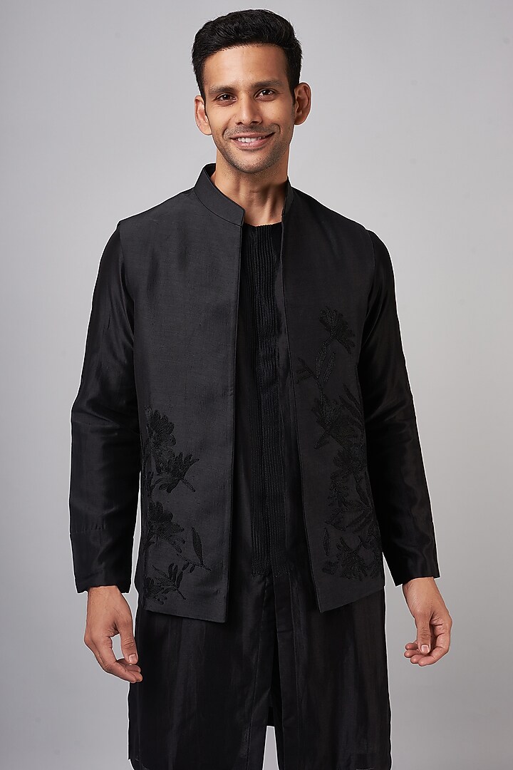 Black Linen Satin Embroidered Bundi Jacket Set by Devnaagri Men at Pernia's Pop Up Shop