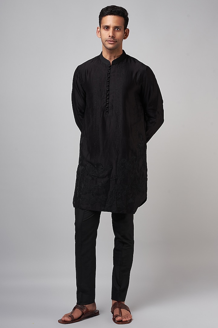 Black Silk Chanderi Embroidered Kurta Set by Devnaagri Men at Pernia's Pop Up Shop