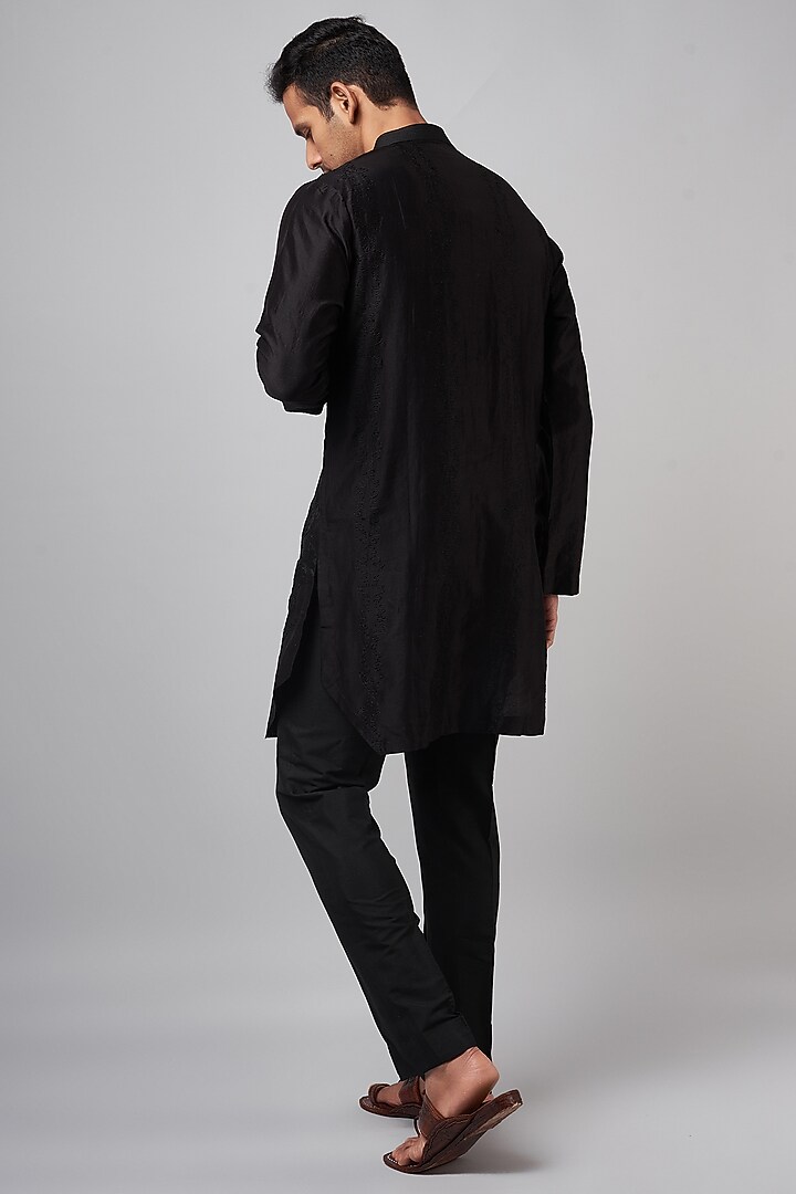 Black Silk Chanderi Embroidered Kurta Set by Devnaagri Men at Pernia's Pop Up Shop