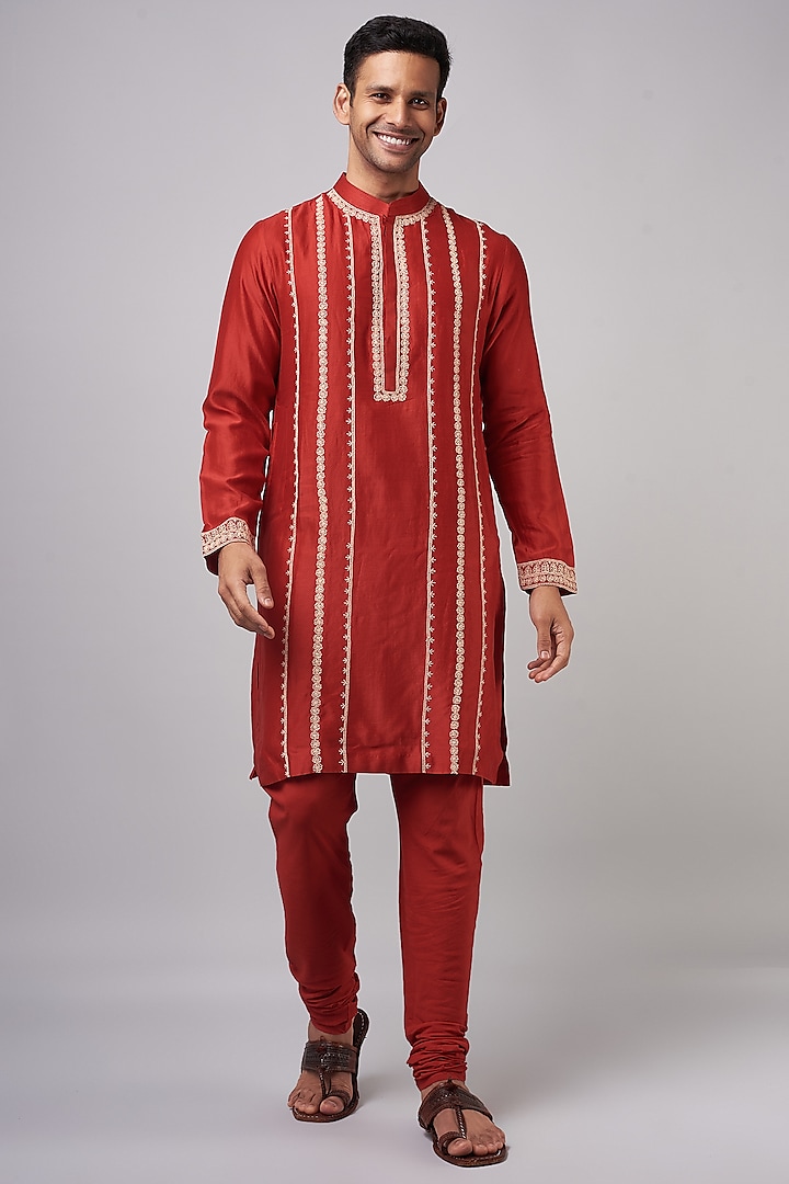 Red Chanderi Embroidered Kurta Set by Devnaagri Men