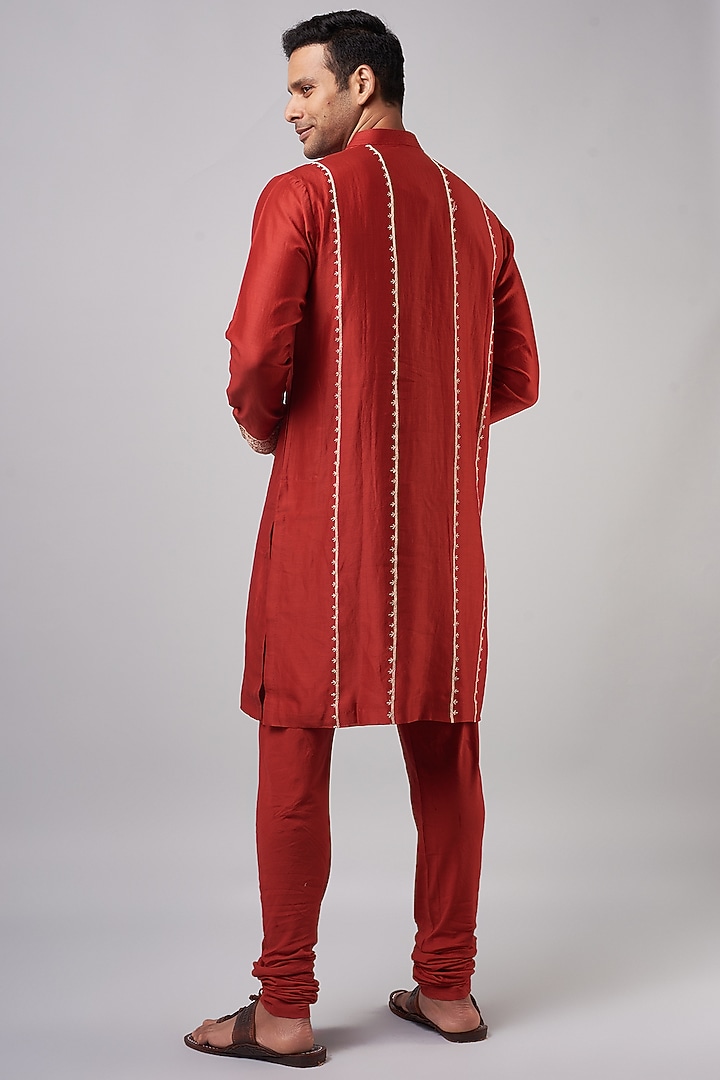 Red Chanderi Embroidered Kurta Set by Devnaagri Men at Pernia's Pop Up Shop