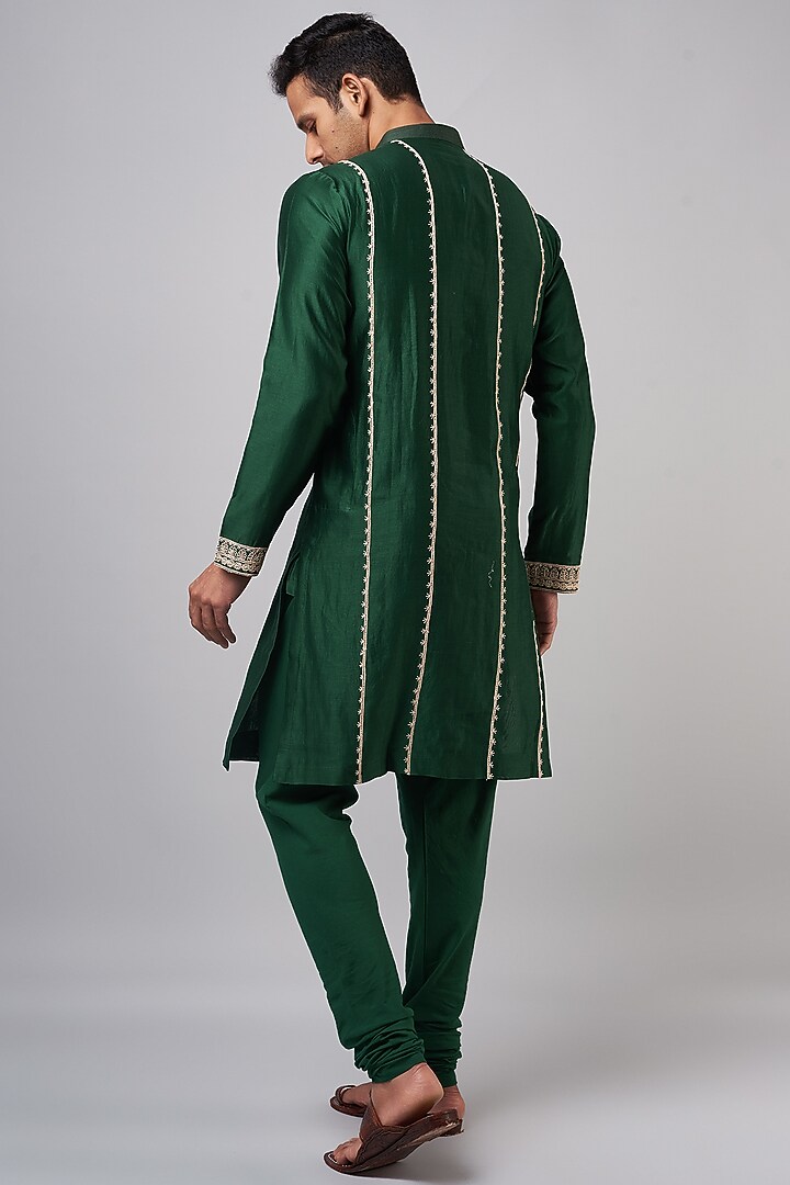 Green Chanderi Embroidered Kurta Set by Devnaagri Men at Pernia's Pop Up Shop