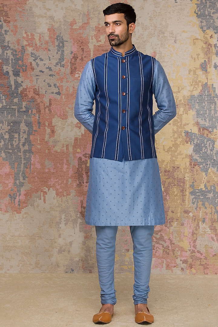 Ash Blue Printed Bundi Jacket & Kurta Set by Devnaagri Men