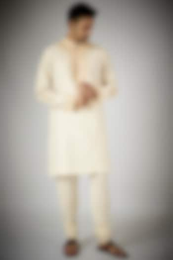 Ivory Chanderi Embroidered Kurta Set by Devnaagri Men at Pernia's Pop Up Shop