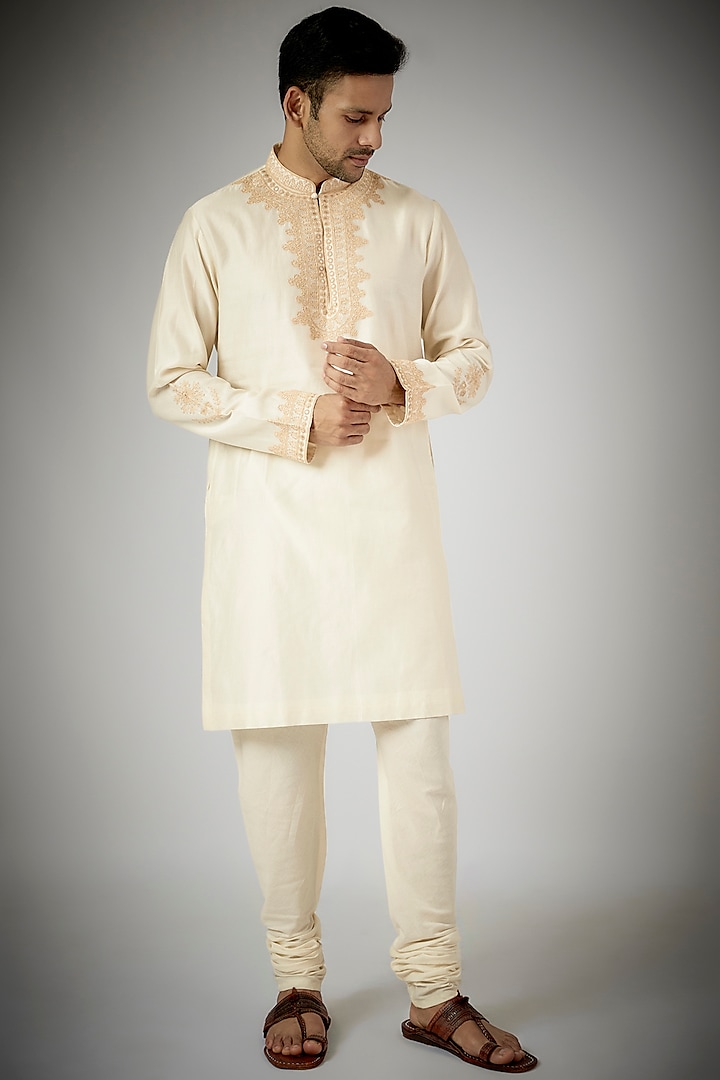 Ivory Chanderi Embroidered Kurta Set by Devnaagri Men at Pernia's Pop Up Shop