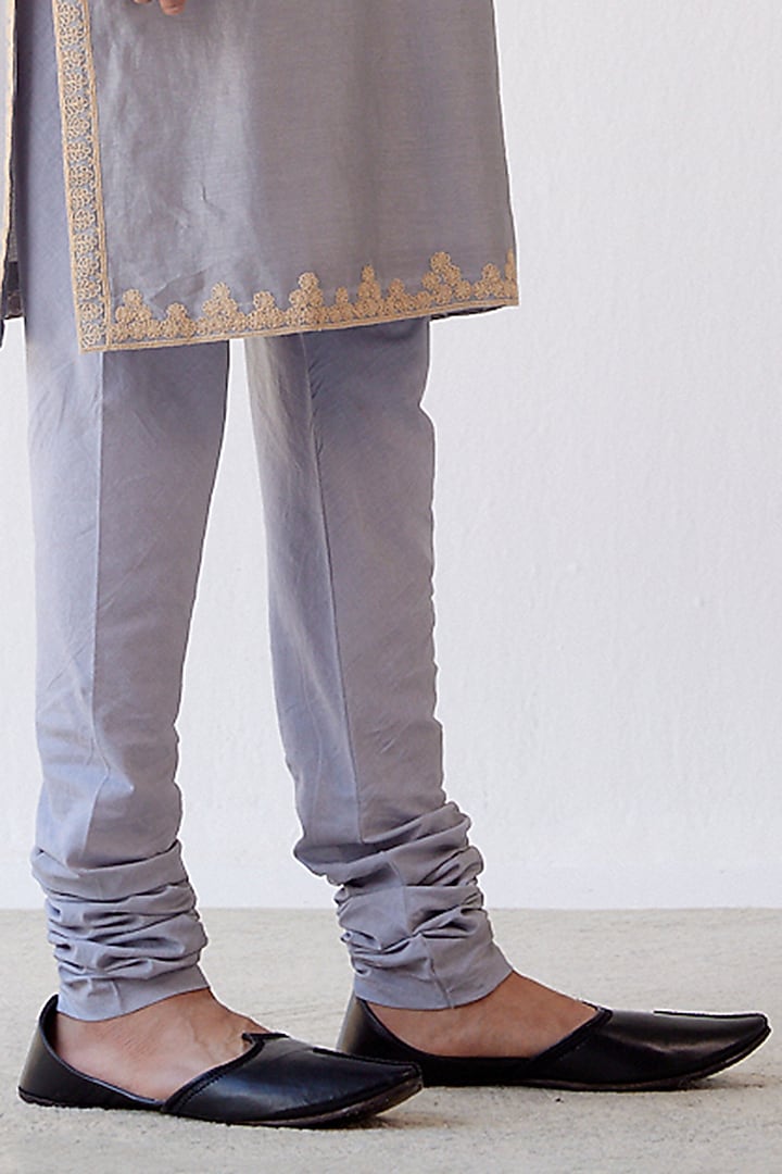 Grey Chanderi Dori Embroidered Kurta Set by Devnaagri Men at Pernia's Pop Up Shop