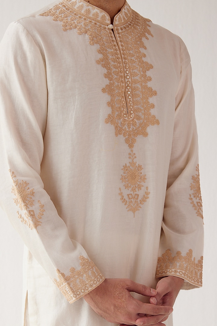 Ivory Embroidered Kurta Set by Devnaagri Men at Pernia's Pop Up Shop