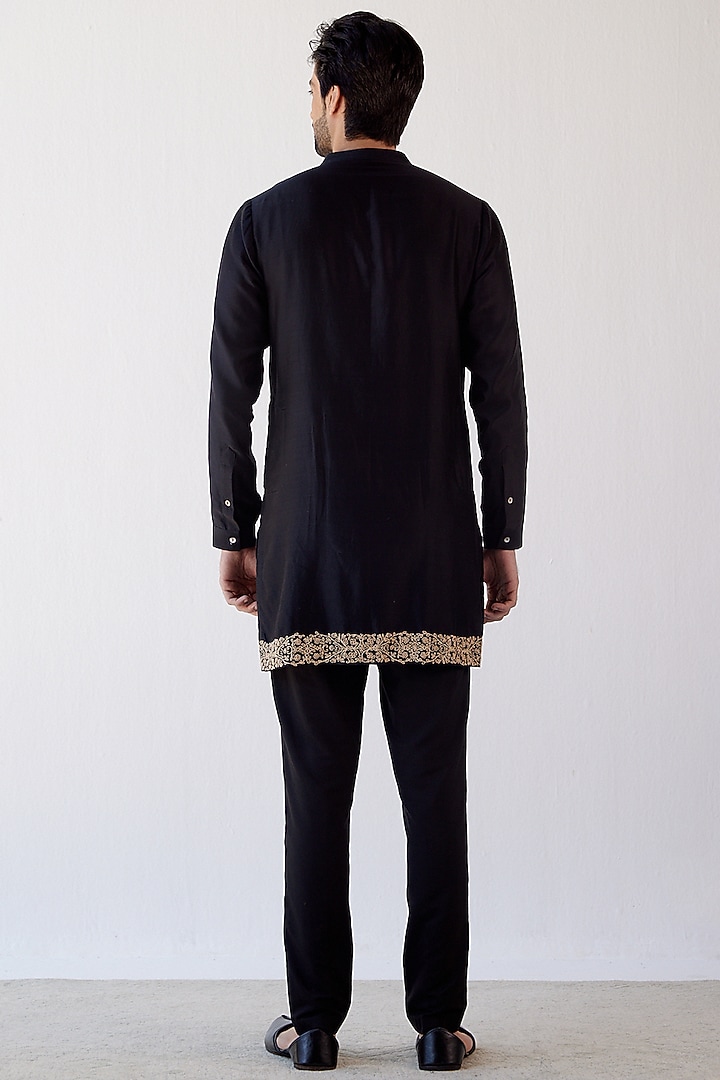 Black Dori Embroidered Kurta Set by Devnaagri Men at Pernia's Pop Up Shop