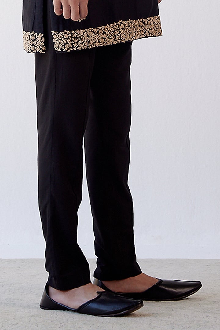 Black Dori Embroidered Kurta Set by Devnaagri Men at Pernia's Pop Up Shop