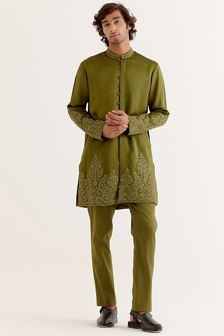 Olive Green Silk Chanderi Floral Thread Embroidered Kurta Set by Devnaagri Men at Pernia's Pop Up Shop