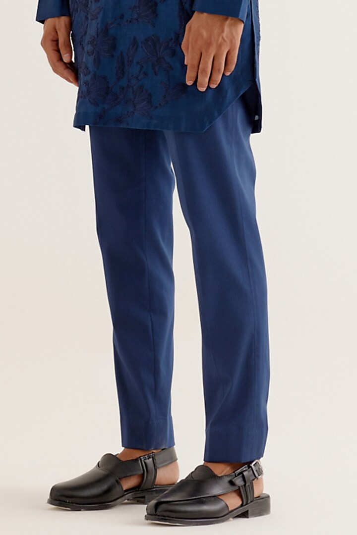 Royal Blue Silk Chanderi Floral Thread Embroidered Kurta Set by Devnaagri Men at Pernia's Pop Up Shop