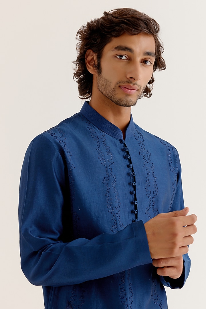 Royal Blue Silk Chanderi Floral Thread Embroidered Kurta Set by Devnaagri Men at Pernia's Pop Up Shop