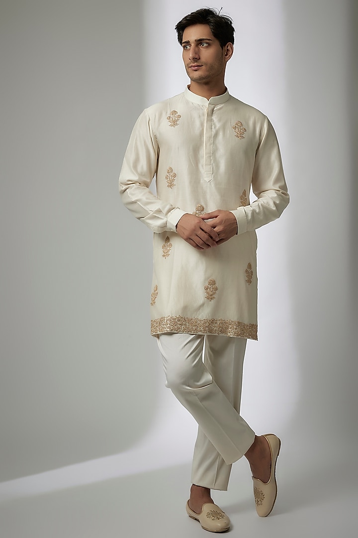 Ivory Raw Silk Kurta Set by Devnaagri Men at Pernia's Pop Up Shop