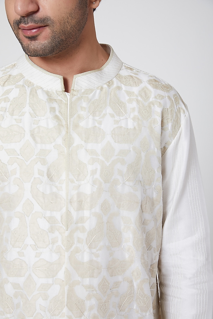 Off White Embroidered Kurta by Dev R Nil Men at Pernia's Pop Up Shop