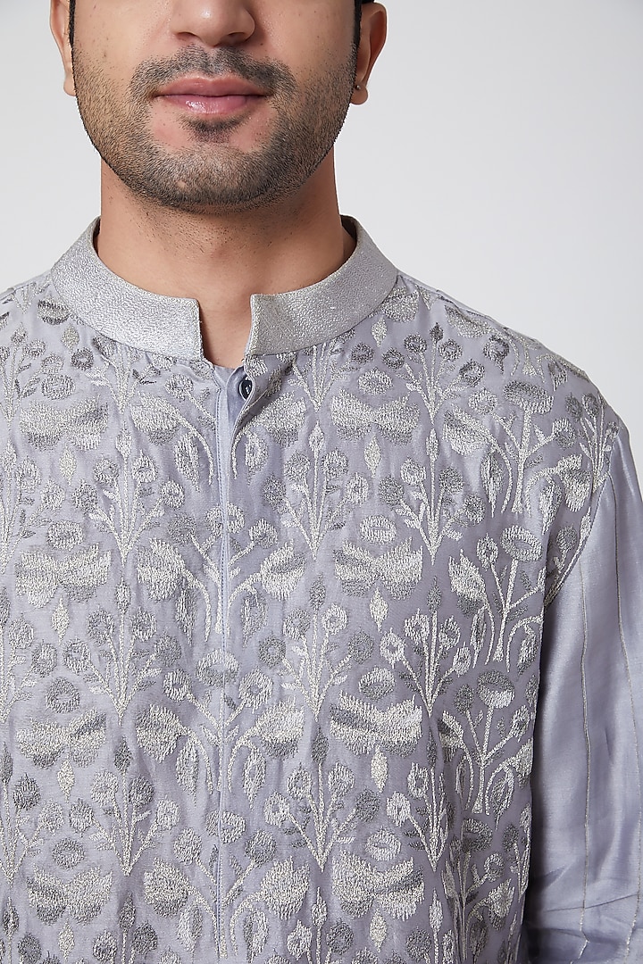 Grey Floral Embroidered Kurta by Dev R Nil Men at Pernia's Pop Up Shop