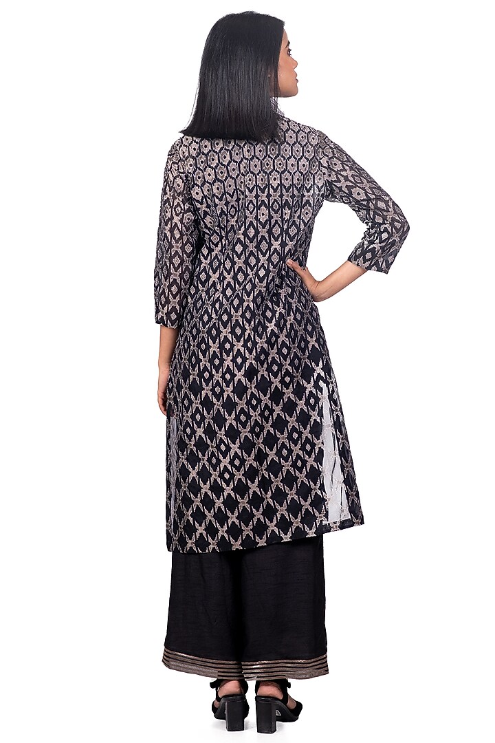 Black Embroidered Kurta Set by Dev R Nil at Pernia's Pop Up Shop