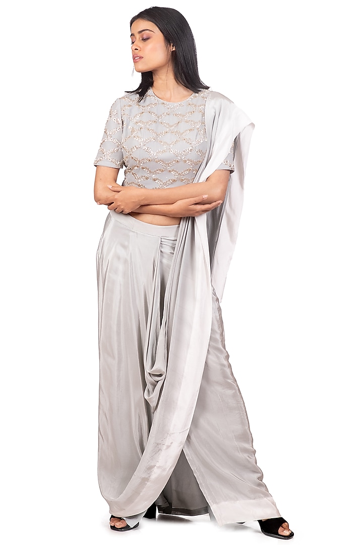 Grey Crepe & Georgette Tie-Dye Draped Saree Set by Dev R Nil at Pernia's Pop Up Shop