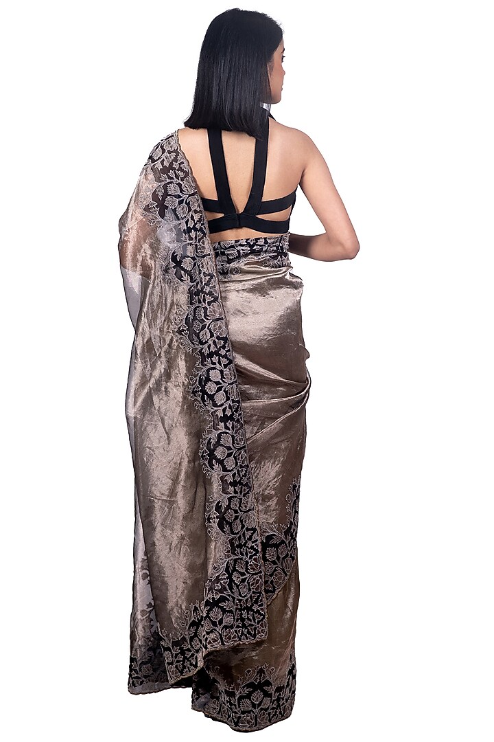 Antique Grey Embroidered Reception Saree Set by Dev R Nil at Pernia's Pop Up Shop