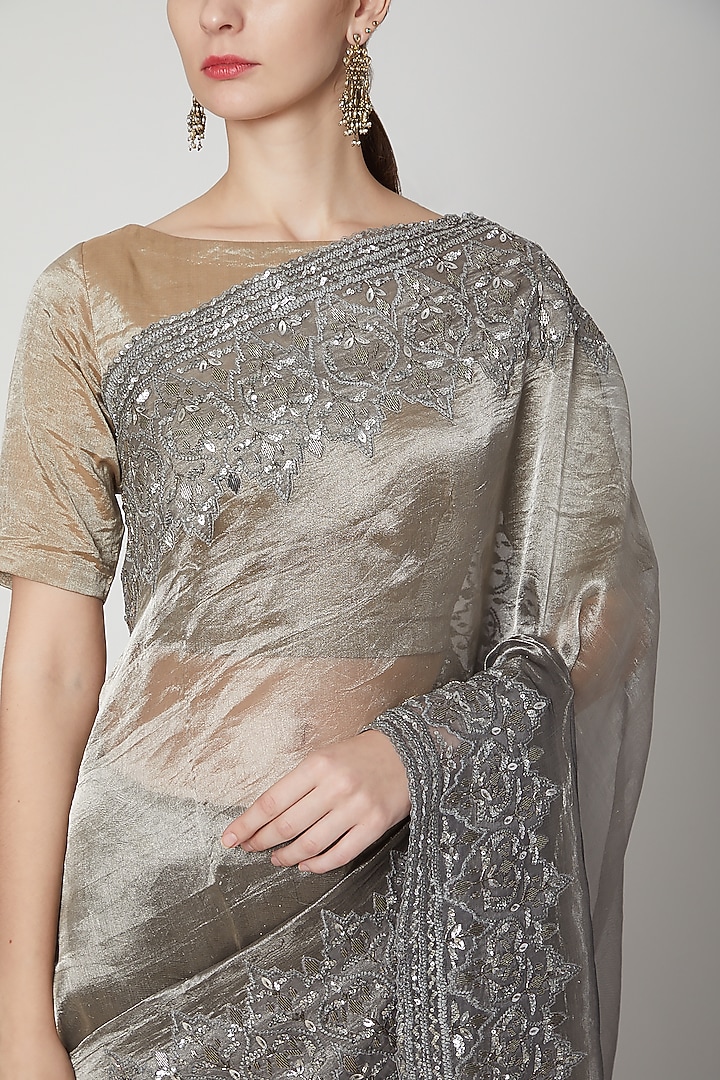 Grey Resham Embroidered Reception Saree Set by Dev R Nil at Pernia's Pop Up Shop