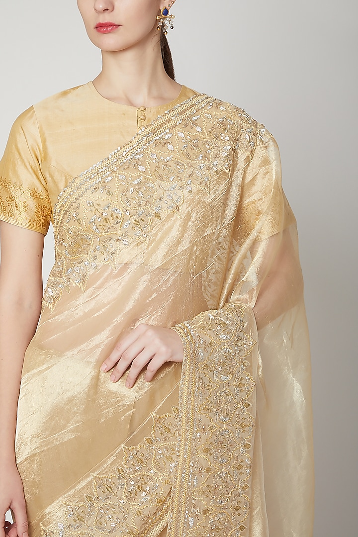 Gold Resham Embroidered Reception Saree Set by Dev R Nil at Pernia's Pop Up Shop
