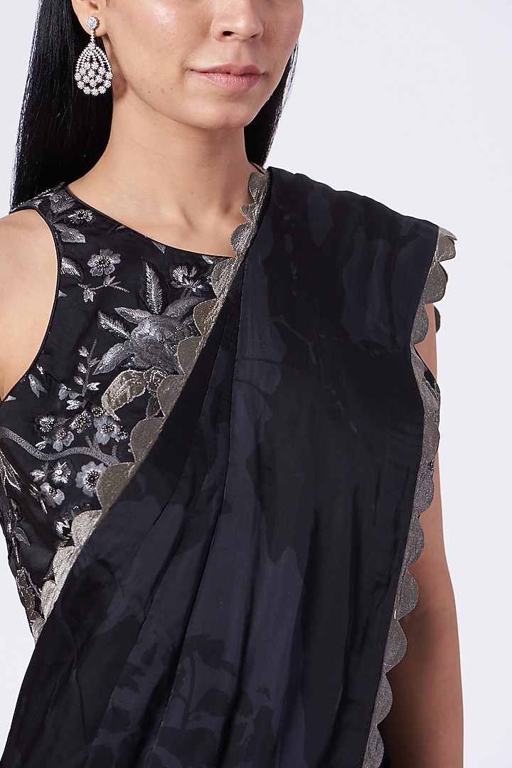 Black Fossil Printed Stitched Wedding Saree Set by Dev R Nil at Pernia's Pop Up Shop