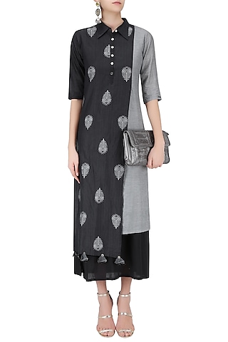 Light Grey and Black Peacock Feather Jamdani Motif Double Layered Dress by Debashri Samanta