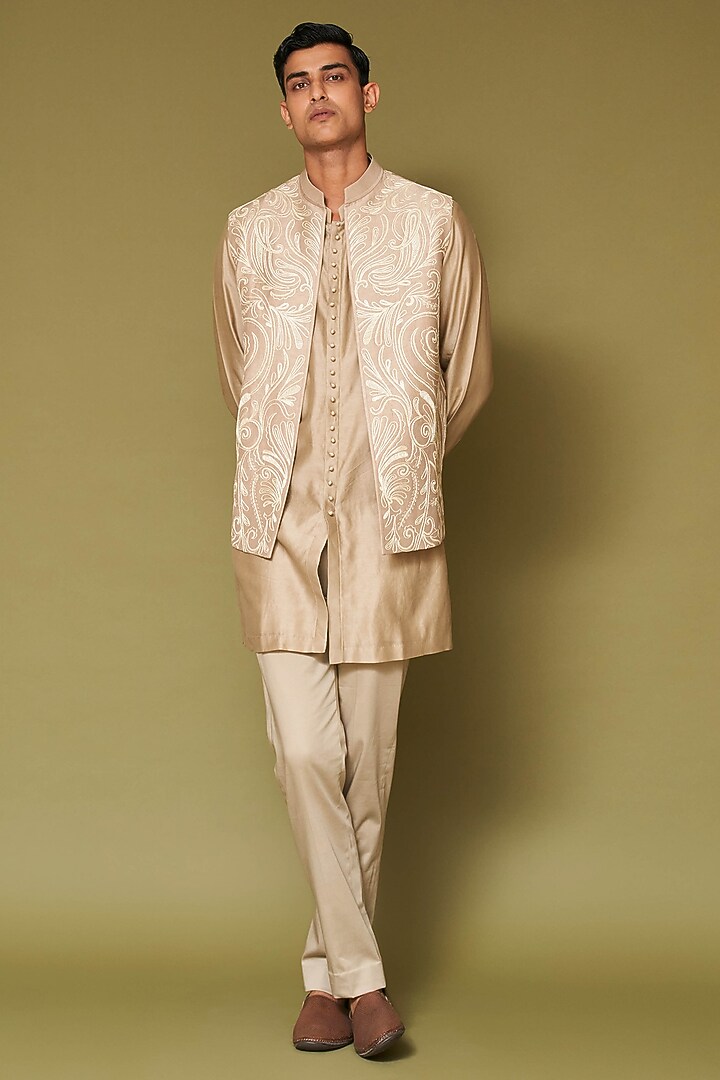 Sand-Colored Linen Satin Dori Jaal Embroidered Bundi Jacket Set by Devnaagri Men at Pernia's Pop Up Shop