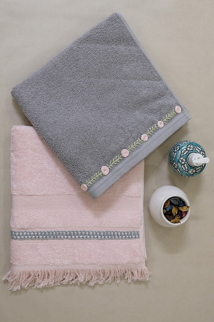 Medium Grey & Light Pink Embroidered Bath Towels (Set Of 2) by Design Gaatha