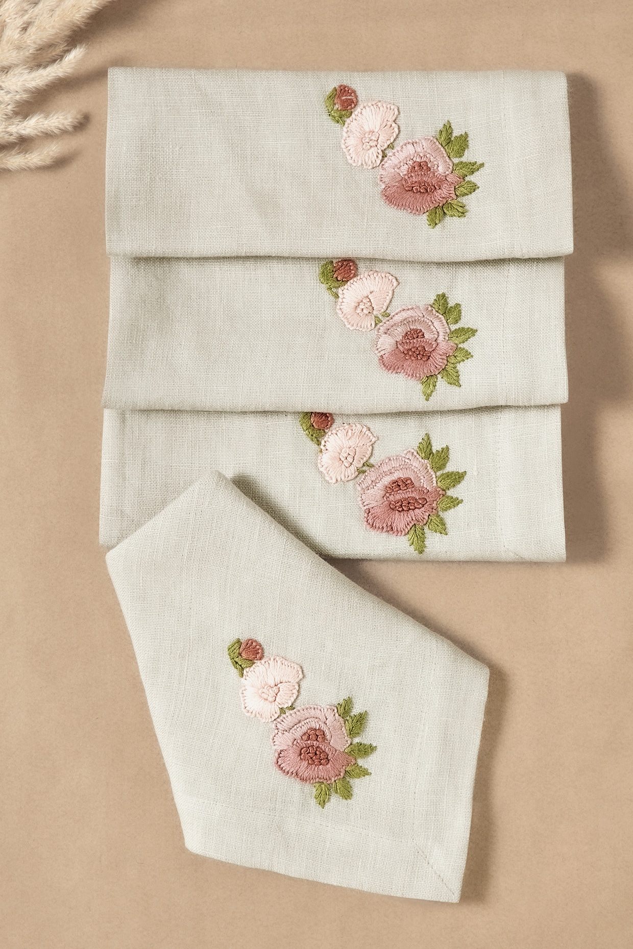 Clematis Embroidered Napkin Set, Lace Corner, Reusable Napkins, Embroidered Dinner Napkins, Nature Embroidery, offers Flower Embroidery