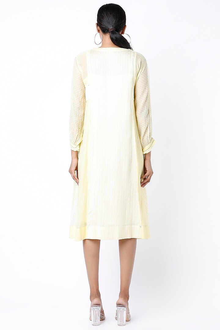 Yellow Hand Embroidered Tunic by Dhaari By Deepika at Pernia's Pop Up Shop
