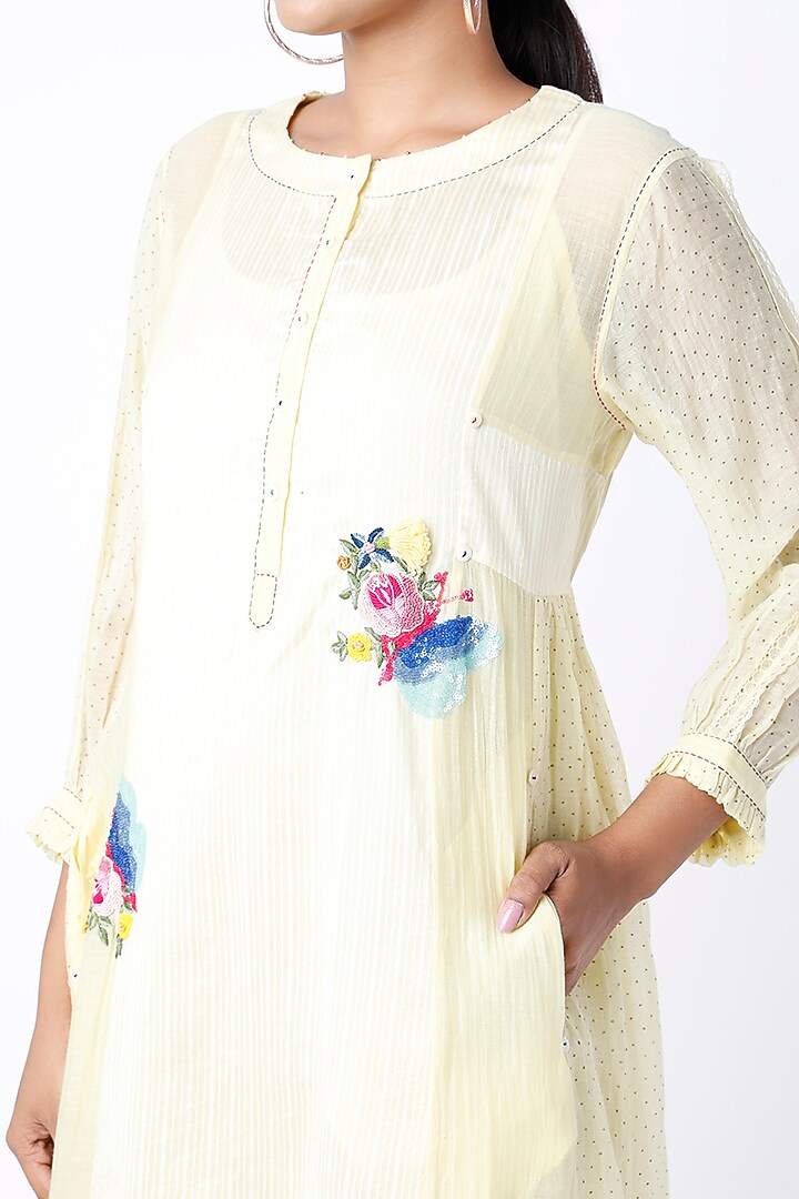 Yellow Hand Embroidered Tunic by Dhaari By Deepika at Pernia's Pop Up Shop