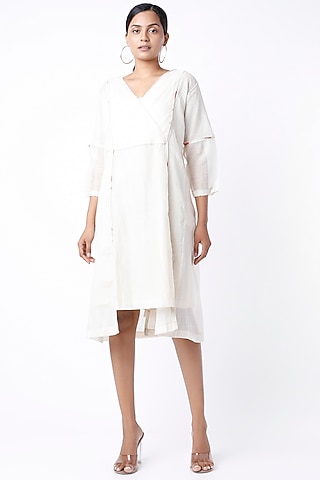 White Embroidered Tunic by Dhaari By Deepika