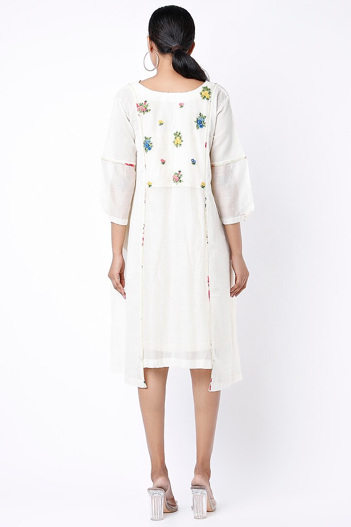 White Embroidered Tunic by Dhaari By Deepika at Pernia's Pop Up Shop