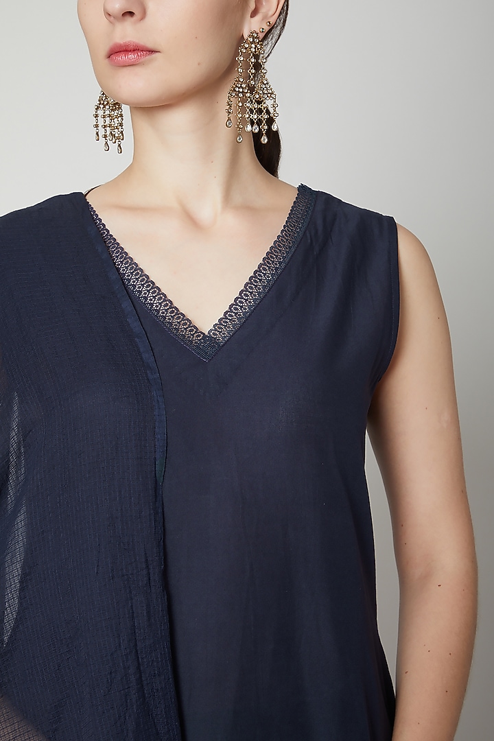 Cobalt Blue Kurta Set With Lace Finishing by Dharai at Pernia's Pop Up Shop