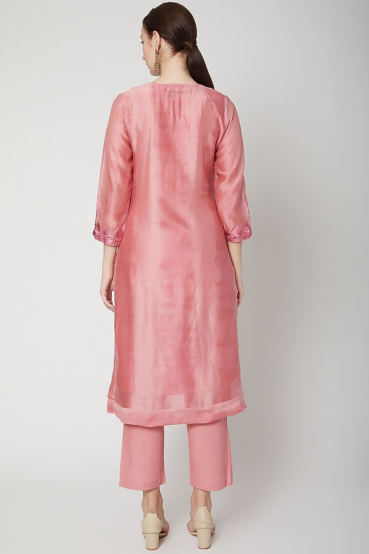 Blush Pink Thread Embroidered Kurta Set by Dharai at Pernia's Pop Up Shop