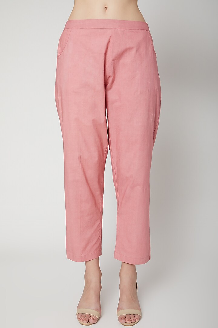 Blush Pink Thread Embroidered Kurta Set by Dharai at Pernia's Pop Up Shop
