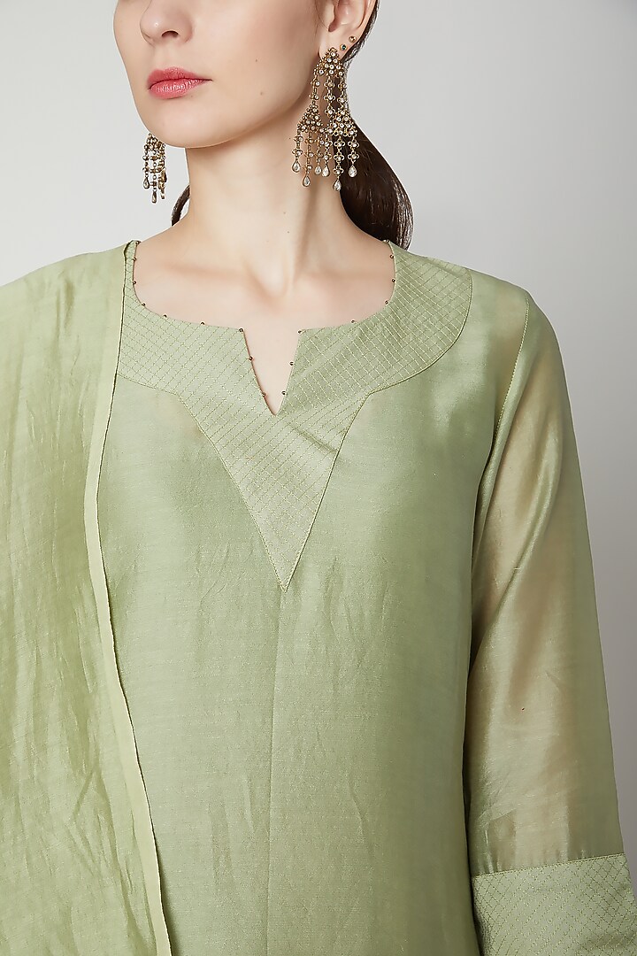 Olive Green Embroidered Kurta Set by Dharai at Pernia's Pop Up Shop