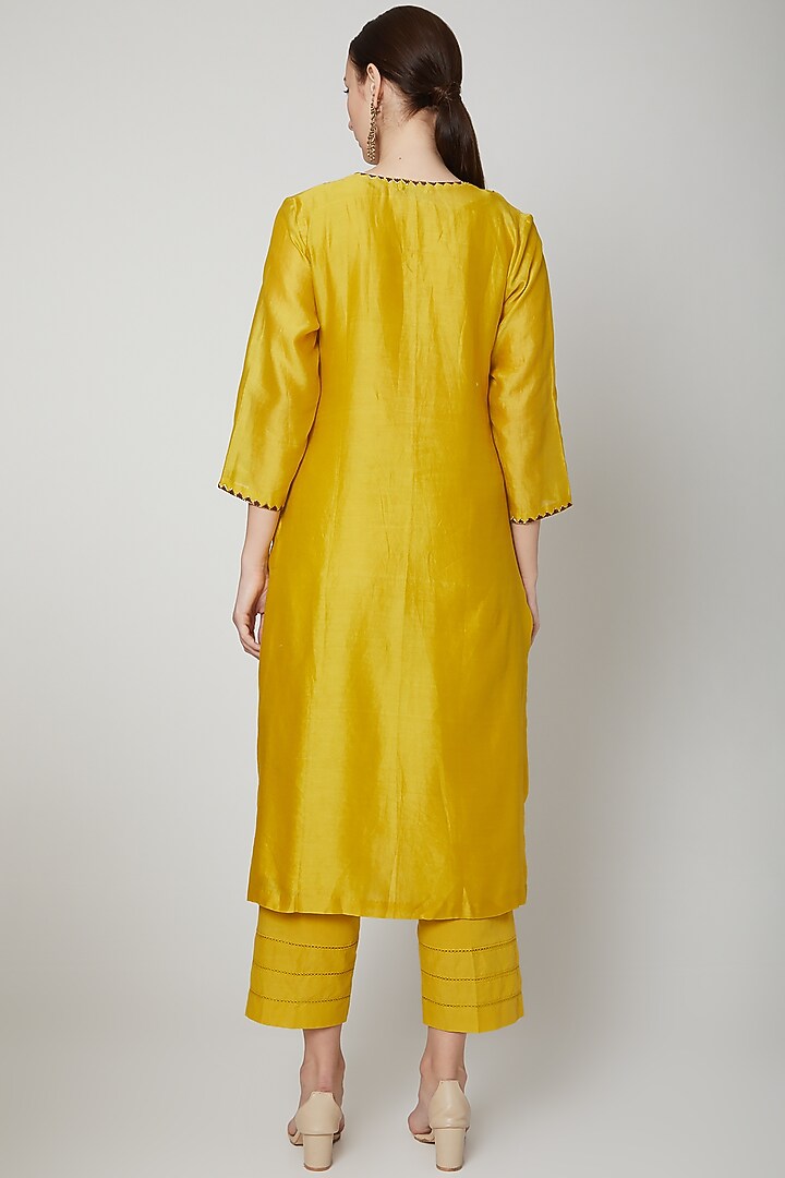 Yellow Hand Embroidered Kurta Set by Dharai at Pernia's Pop Up Shop