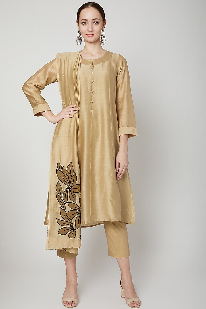 Gold Embroidered Kurta Set by Dharai