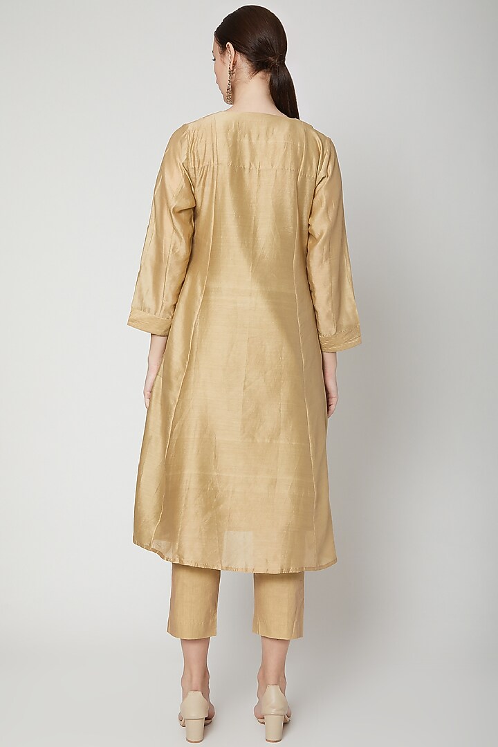 Gold Embroidered Kurta Set by Dharai at Pernia's Pop Up Shop