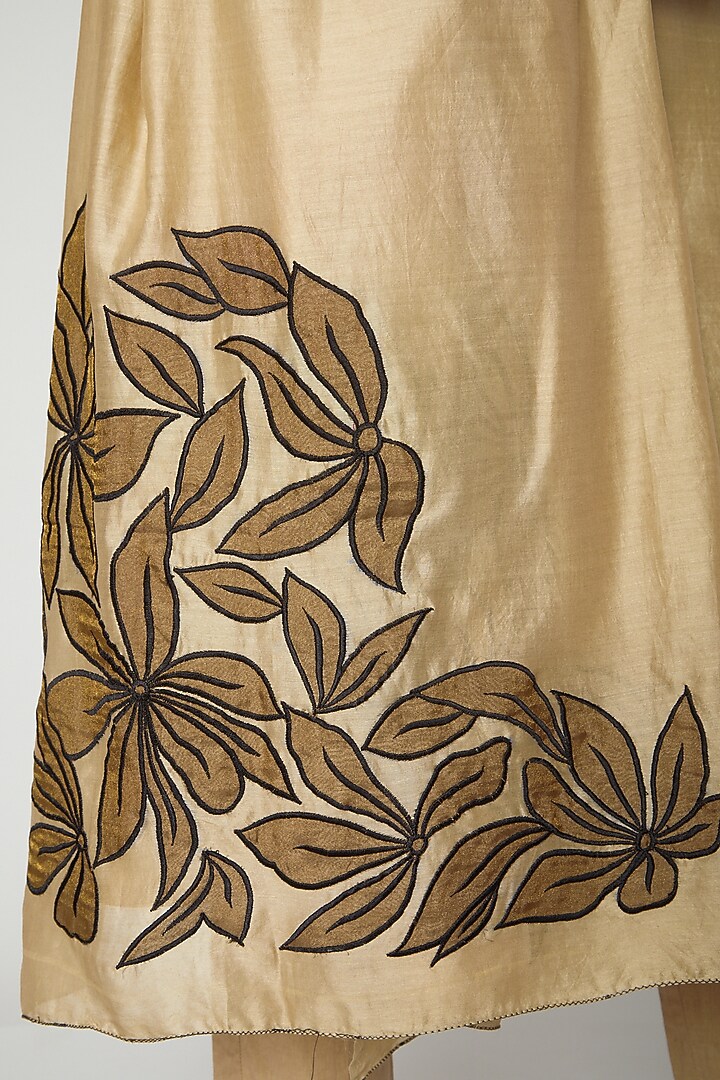 Gold Embroidered Kurta Set by Dharai at Pernia's Pop Up Shop