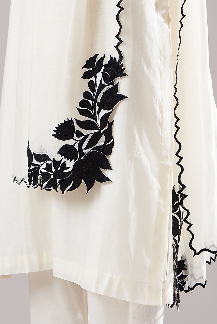White Pure Chanderi Kurta Set by Dharai at Pernia's Pop Up Shop