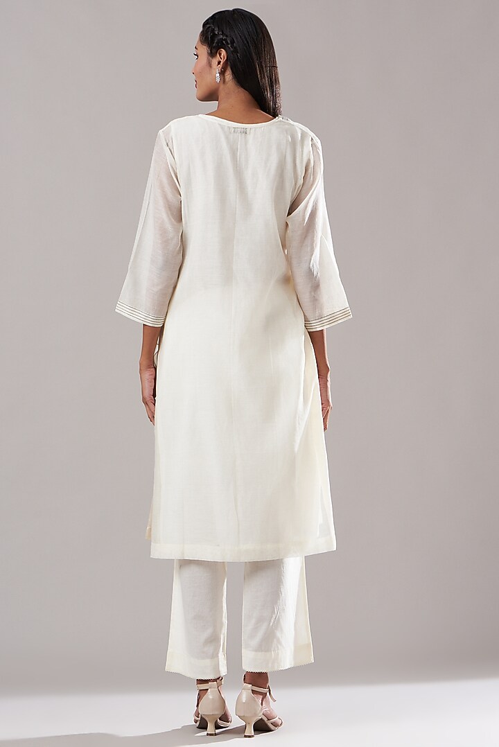 White Pure Chanderi Kurta Set by Dharai at Pernia's Pop Up Shop