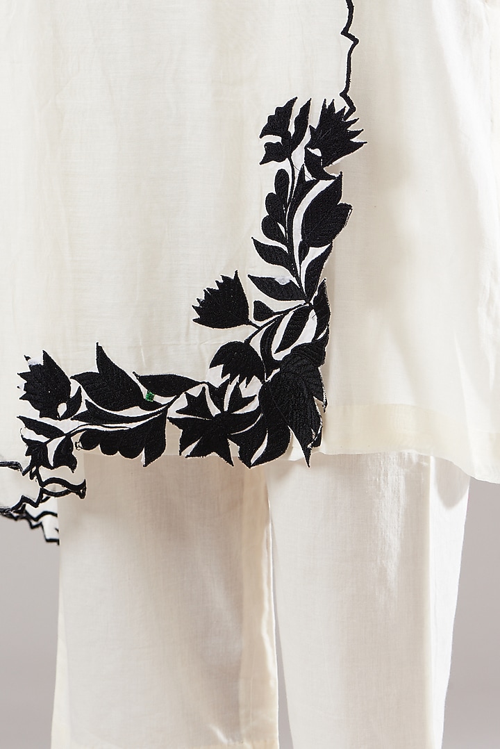 White Pure Chanderi Kurta Set by Dharai at Pernia's Pop Up Shop